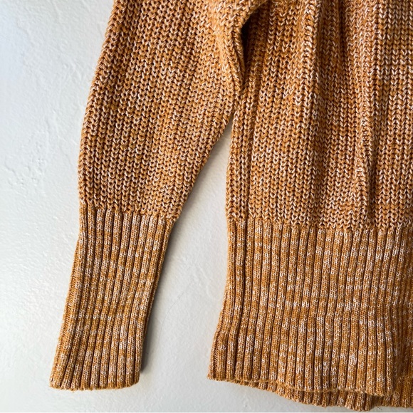 Preloved sweater - Picture 2 of 6